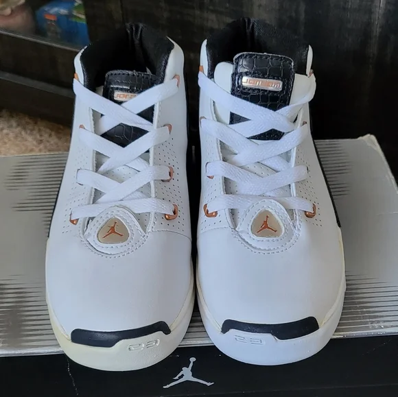2002 Air Jordan 17+ PS Copper - Picture 3 of 7